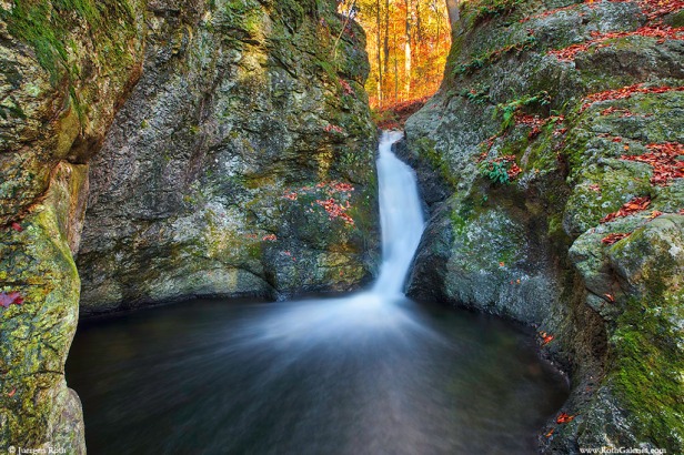 Indian-Well-Waterfalls-Connecticut-Fall-Foliage-Photography-Roth-Galleries-1